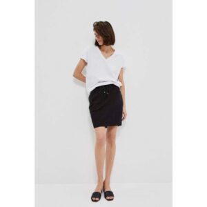 Plain skirt with pockets