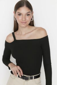 Trendyol Black Asymmetrical Collar Fitted Snap Snap