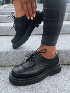 SONTIS women's black shoes Dstreet