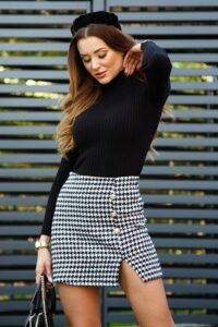 Black and white houndstooth mini