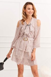 Airy dress with cut-outs on