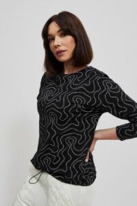 Long-sleeved blouse with a geometric
