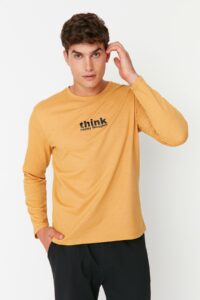 Trendyol Men's Mustard Slogan Printed Regular Fit 2 Yarn Knitted