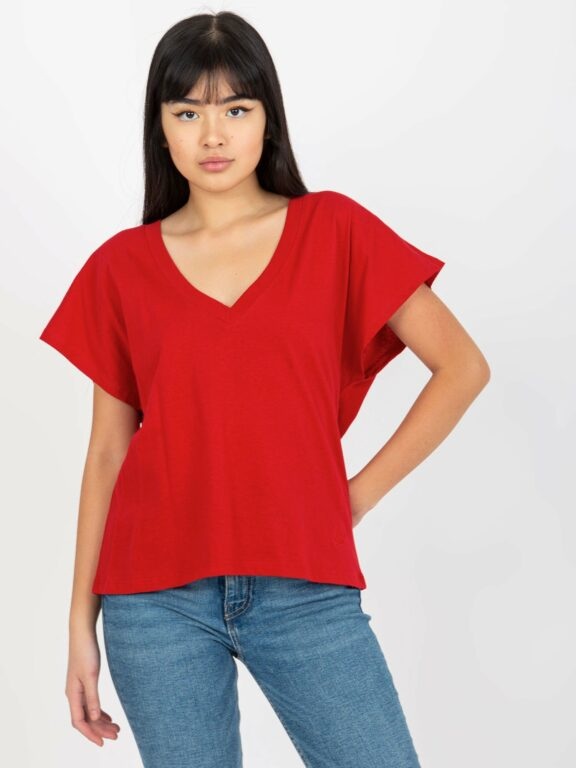 Tmavě červené jednobarevné tričko s výstřihem