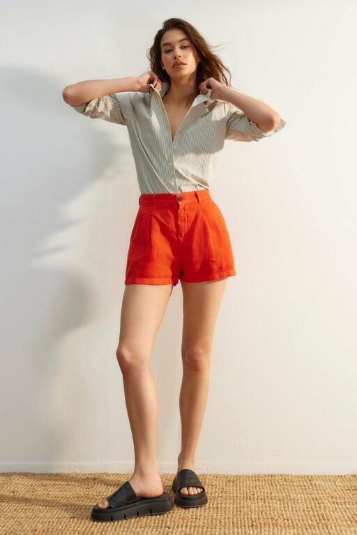Trendyol Shorts - Red -